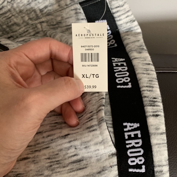 Brand new Aeropostale jogging pants size X-Large - Picture 2 of 2